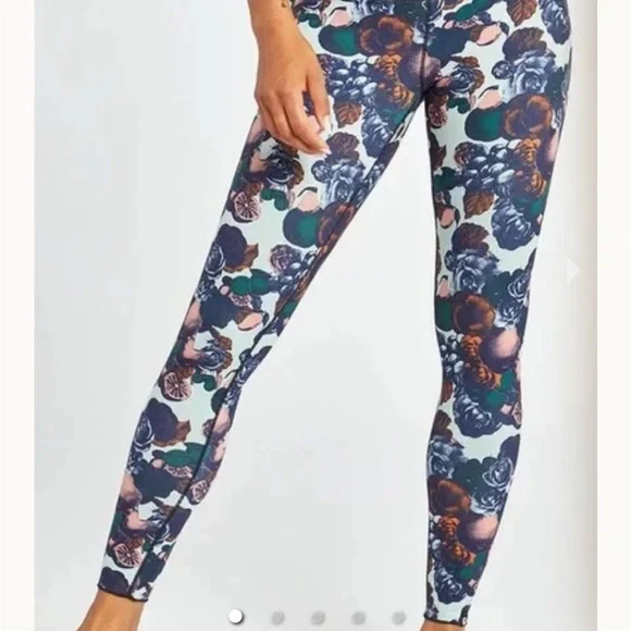 Oiselle Bird Hug Tights, size 6 - Picture 2 of 9